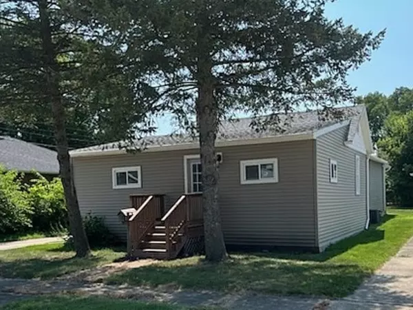 915 W Superior ST, Ottawa, IL 61350