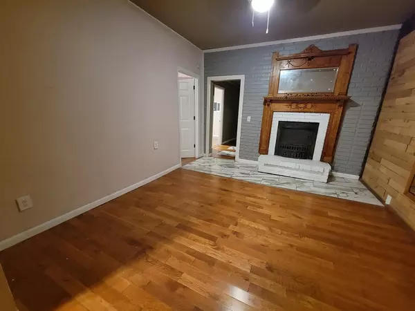 Ottawa, IL 61350,915 W Superior ST