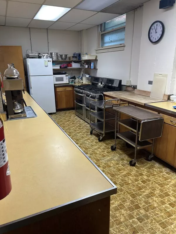 Wheaton, IL 60187,404 N President ST