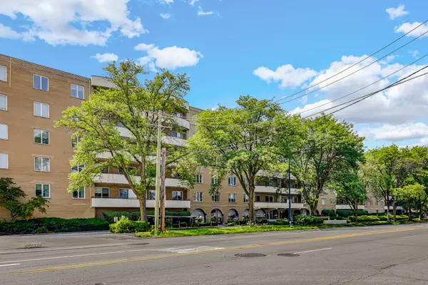 6400 N Cicero AVE #213, Lincolnwood, IL 60712