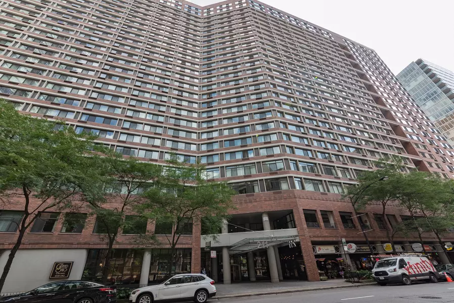 211 E Ohio ST #618, Chicago, IL 60611