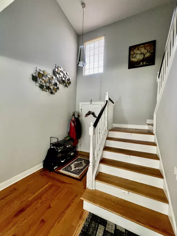 Streamwood, IL 60107,438 Locksley DR #438