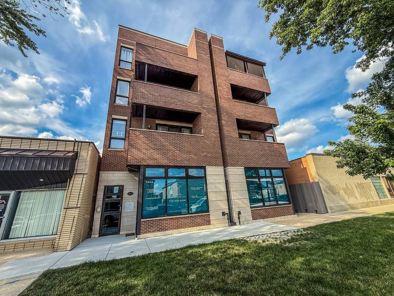 7642 W Belmont AVE #1W, Chicago, IL 60634