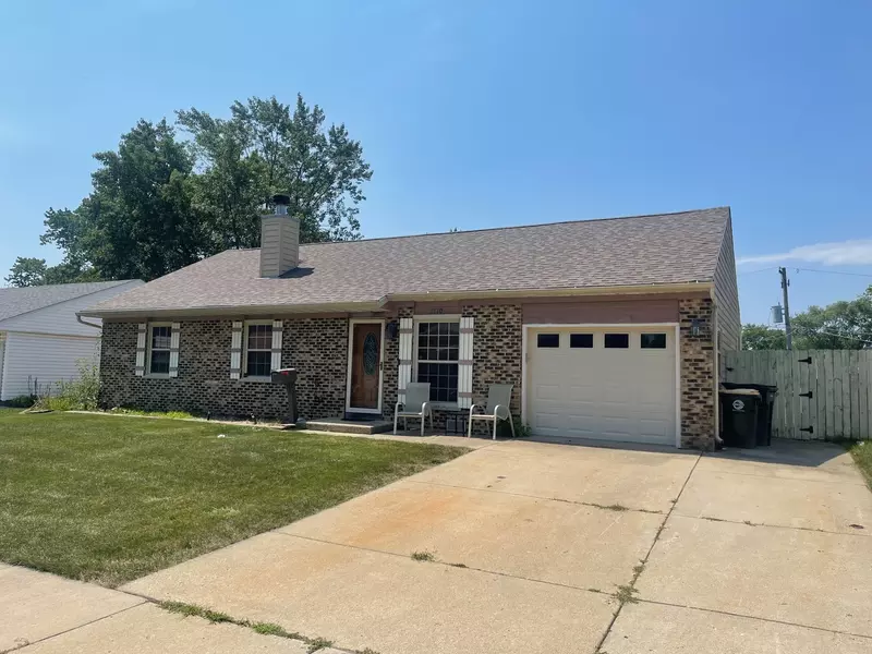 1710 Nippert DR, Streamwood, IL 60107