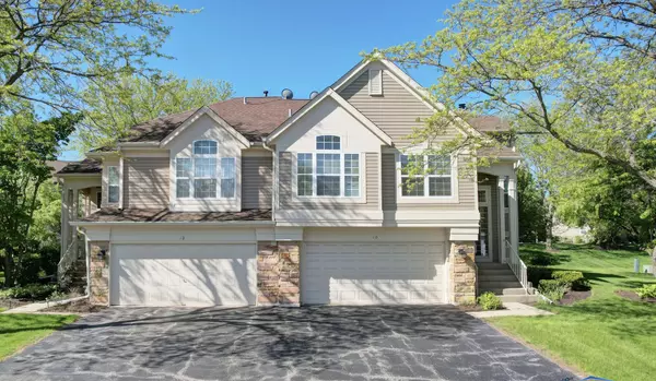 10 Meadow CT, Schaumburg, IL 60193