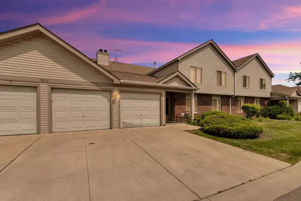 Woodridge, IL 60517,7020 ANDOVER CT #102