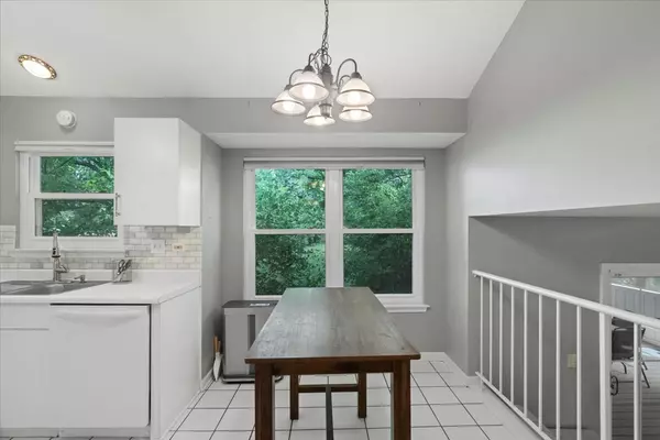 Grayslake, IL 60030,232 Lexington CT