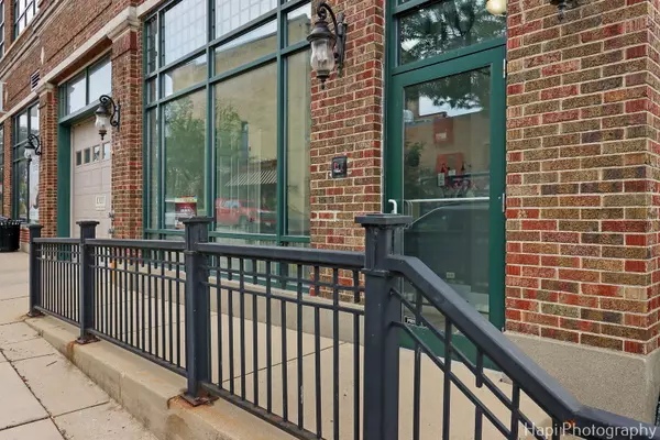 West Dundee, IL 60118,110 N 2nd ST #5