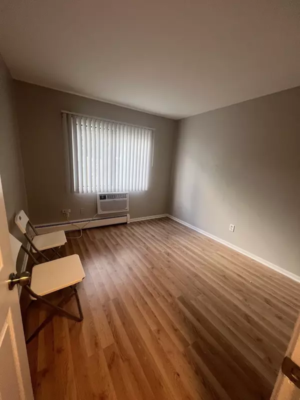 Mundelein, IL 60060,31 Washington BLVD #108