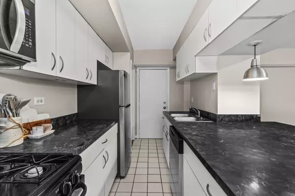 Chicago, IL 60653,4527 S Drexel BLVD #1W