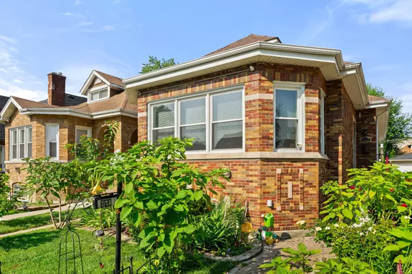 8120 S Luella AVE, Chicago, IL 60617