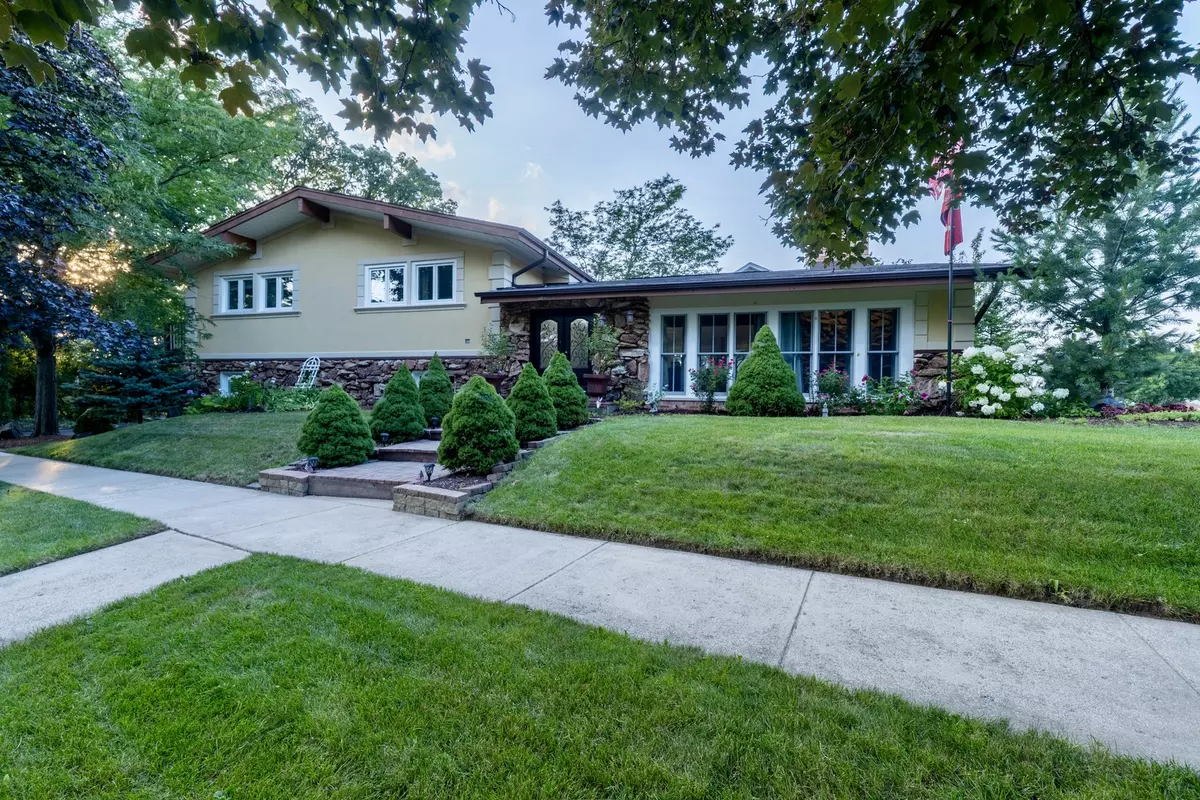 Lemont, IL 60439,606 Valley DR