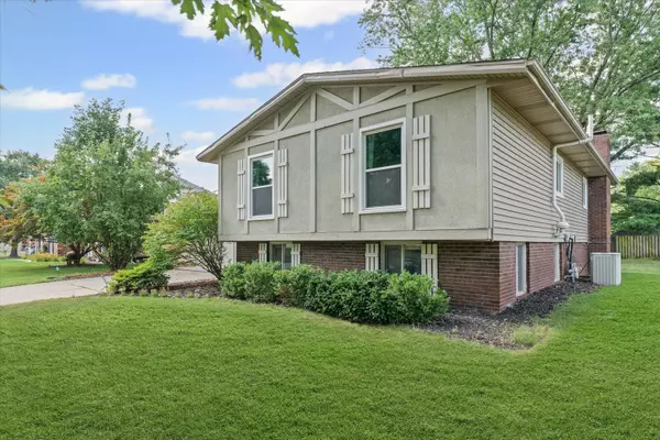 Champaign, IL 61821,1011 Harrington DR