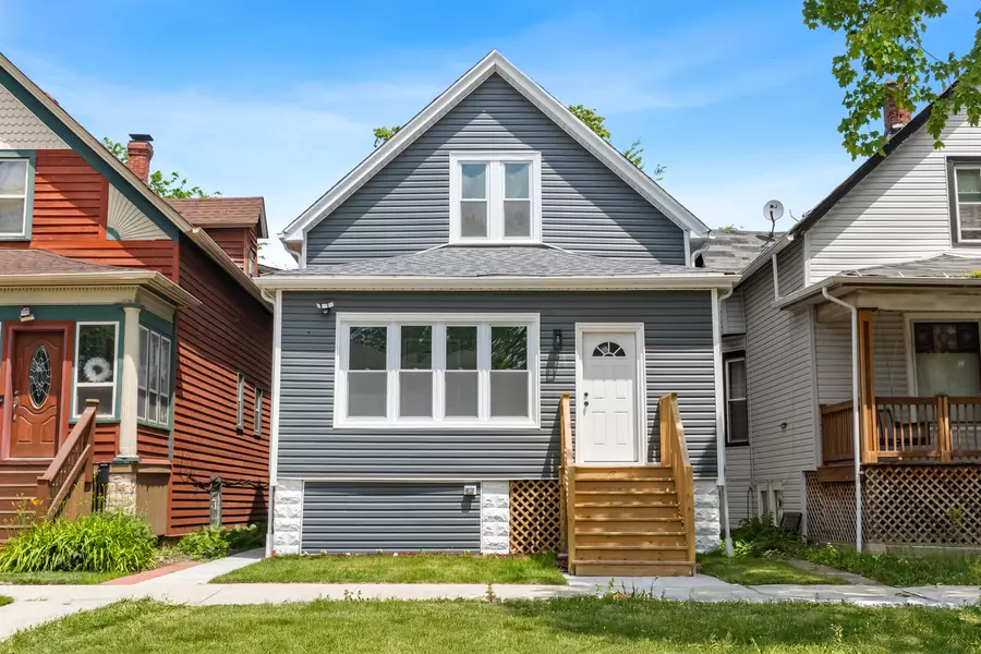 5748 W Erie ST, Chicago, IL 60644