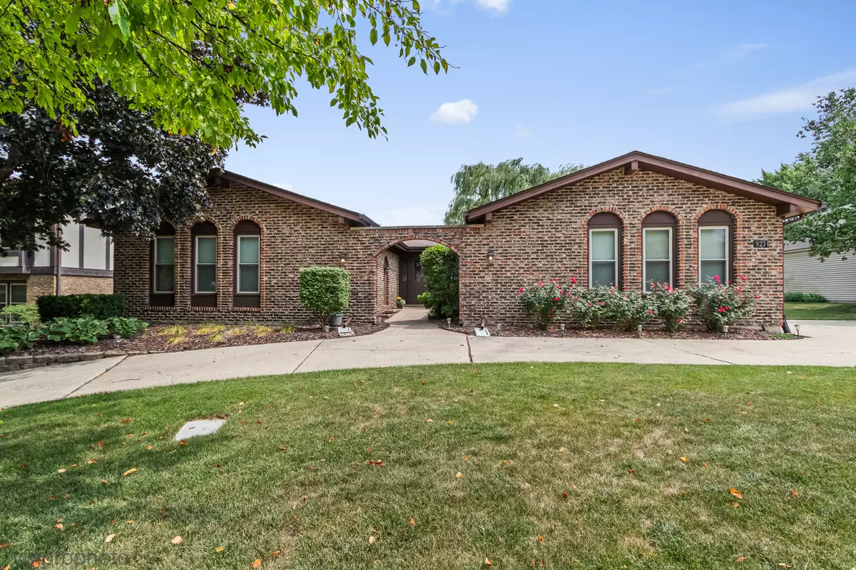 Palatine, IL 60067,923 S Stonehedge LN