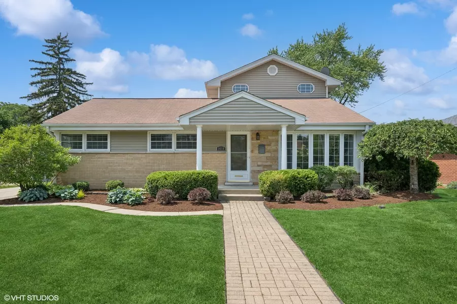 1419 W Miner ST, Arlington Heights, IL 60005