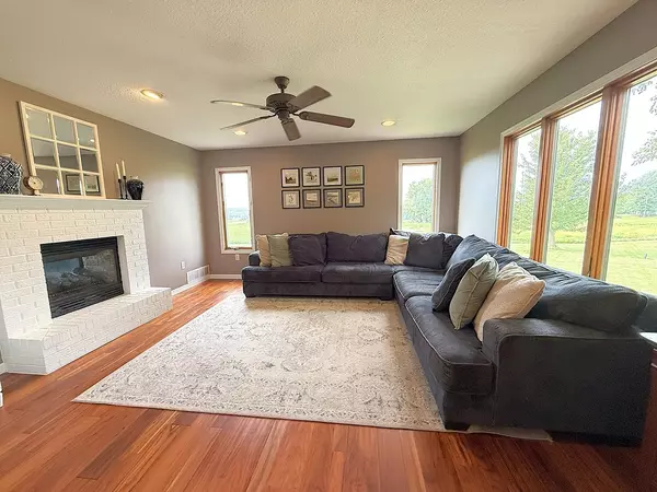 Dixon, IL 61021,1803 White Pines DR