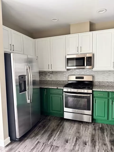 Palatine, IL 60074,1044 N Claremont DR