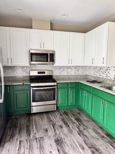 Palatine, IL 60074,1044 N Claremont DR