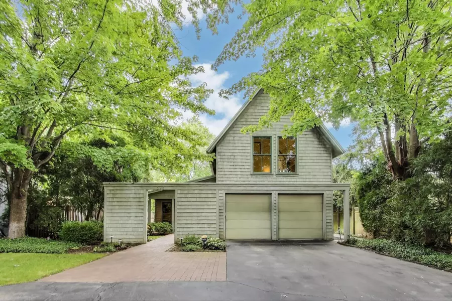 245 KENMORE AVE, Deerfield, IL 60015