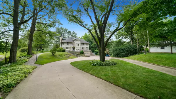 706 E Fellows ST, Dixon, IL 61021