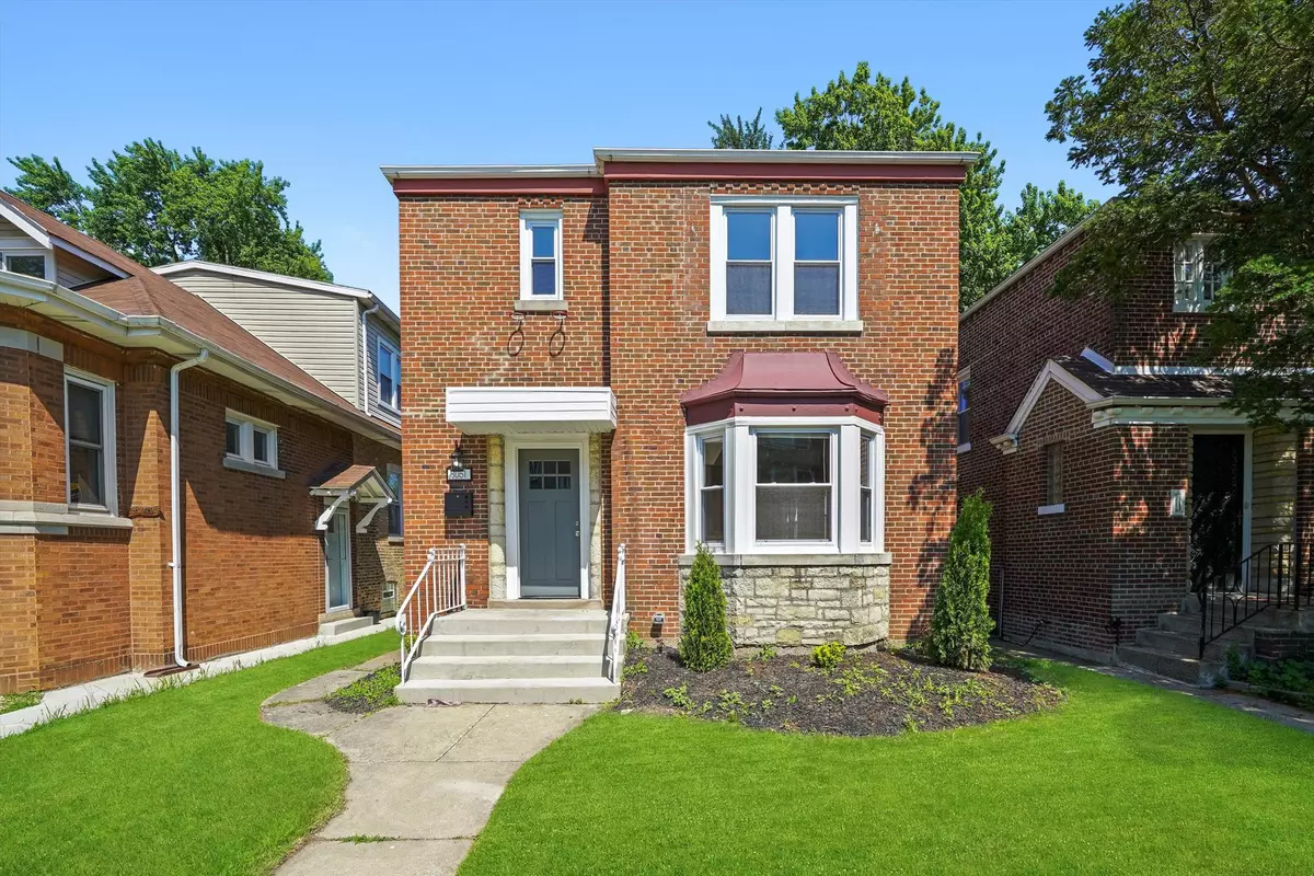 Chicago, IL 60617,8051 S Paxton AVE