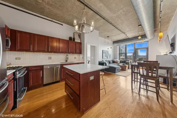 Chicago, IL 60610,849 N Franklin ST #722