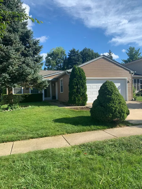 714 N Lakeside DR, Vernon Hills, IL 60061