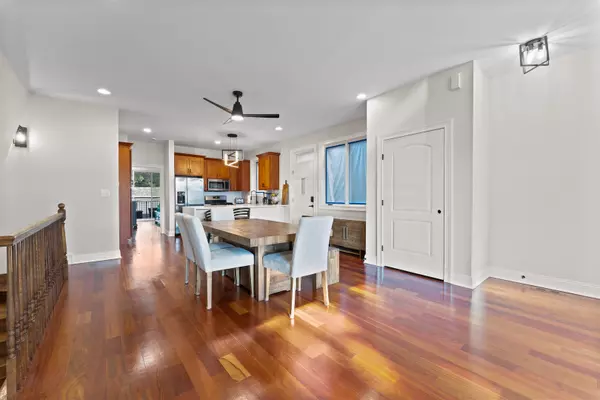 Chicago, IL 60630,4946 N Lockwood AVE #1N