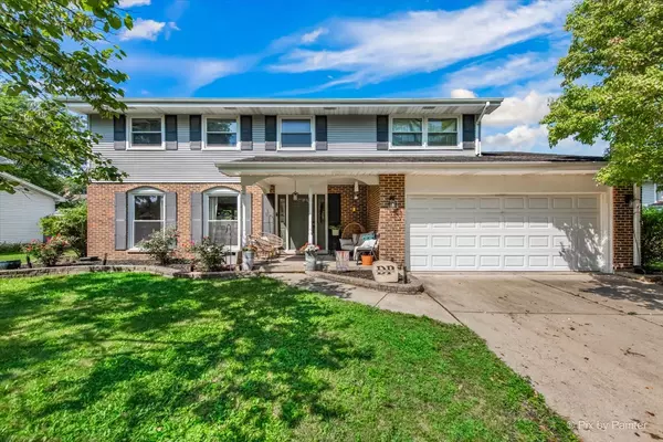 6S146 Country DR, Naperville, IL 60540