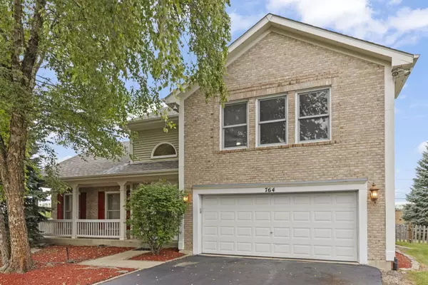764 Springbrook LN, Bolingbrook, IL 60490