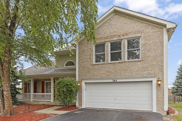 764 Springbrook LN, Bolingbrook, IL 60490