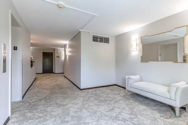 Northbrook, IL 60062,3860 Mission Hills RD #417