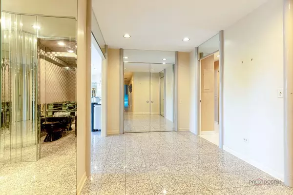 Northbrook, IL 60062,3860 Mission Hills RD #417
