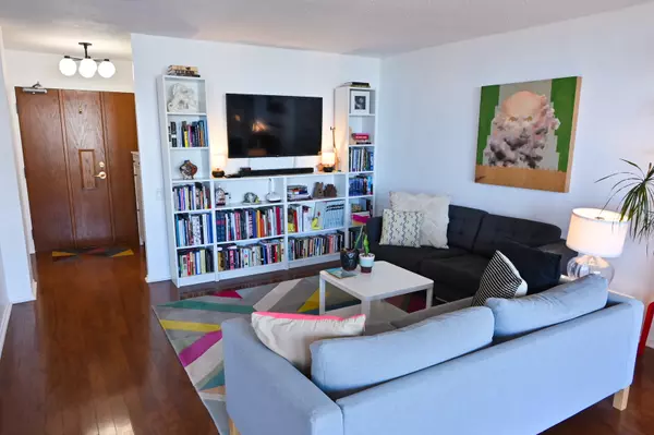 Chicago, IL 60613,4170 N Marine DR #17D