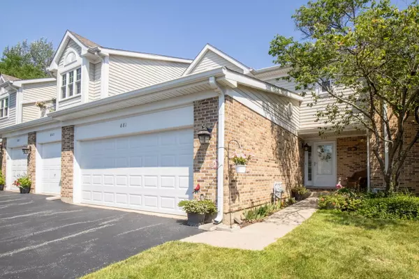 881 N Cove DR #877C, Palatine, IL 60067