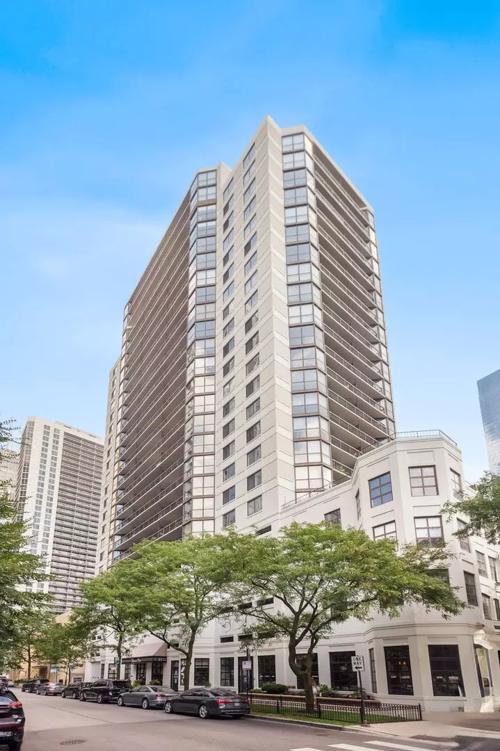 Chicago, IL 60610,33 W Delaware PL #21A
