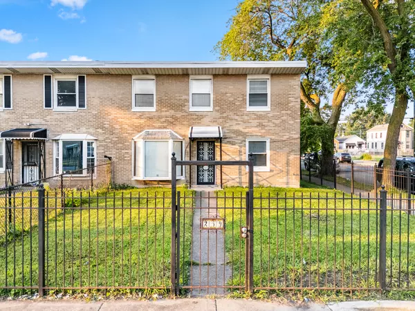 259 W Swann ST, Chicago, IL 60609