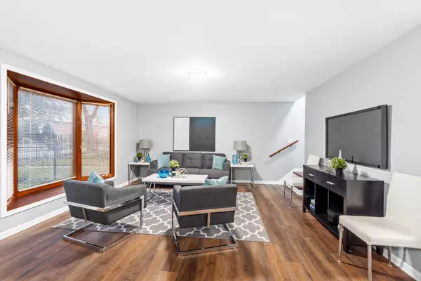 Chicago, IL 60609,259 W Swann ST