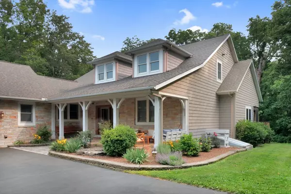 2 Timber Ridge LN, Mansfield, IL 61854