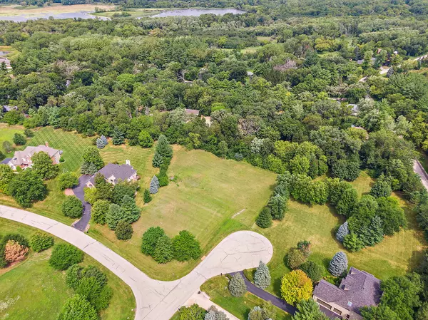 Crystal Lake, IL 60012,4315 S Heritage Hills RD