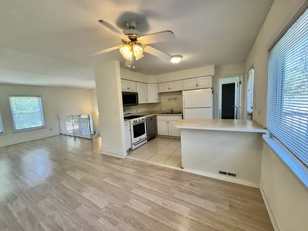 Streamwood, IL 60107,55 W Green Meadows BLVD