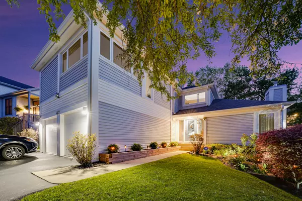 417 Lake Shore BLVD, Wauconda, IL 60084