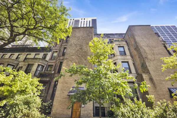 63 E Cedar ST #4B, Chicago, IL 60611