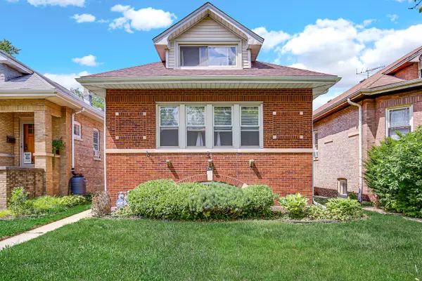 3742 Clinton AVE, Berwyn, IL 60402