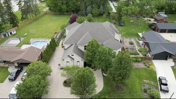 Mount Prospect, IL 60056,904 S Edgewood LN