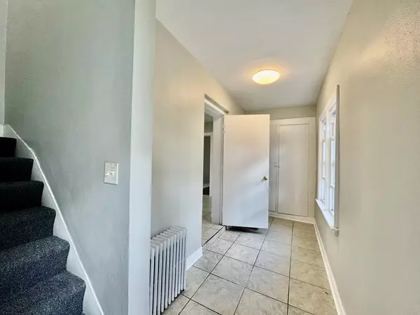 Highland Park, IL 60035,844 Deerfield RD #1