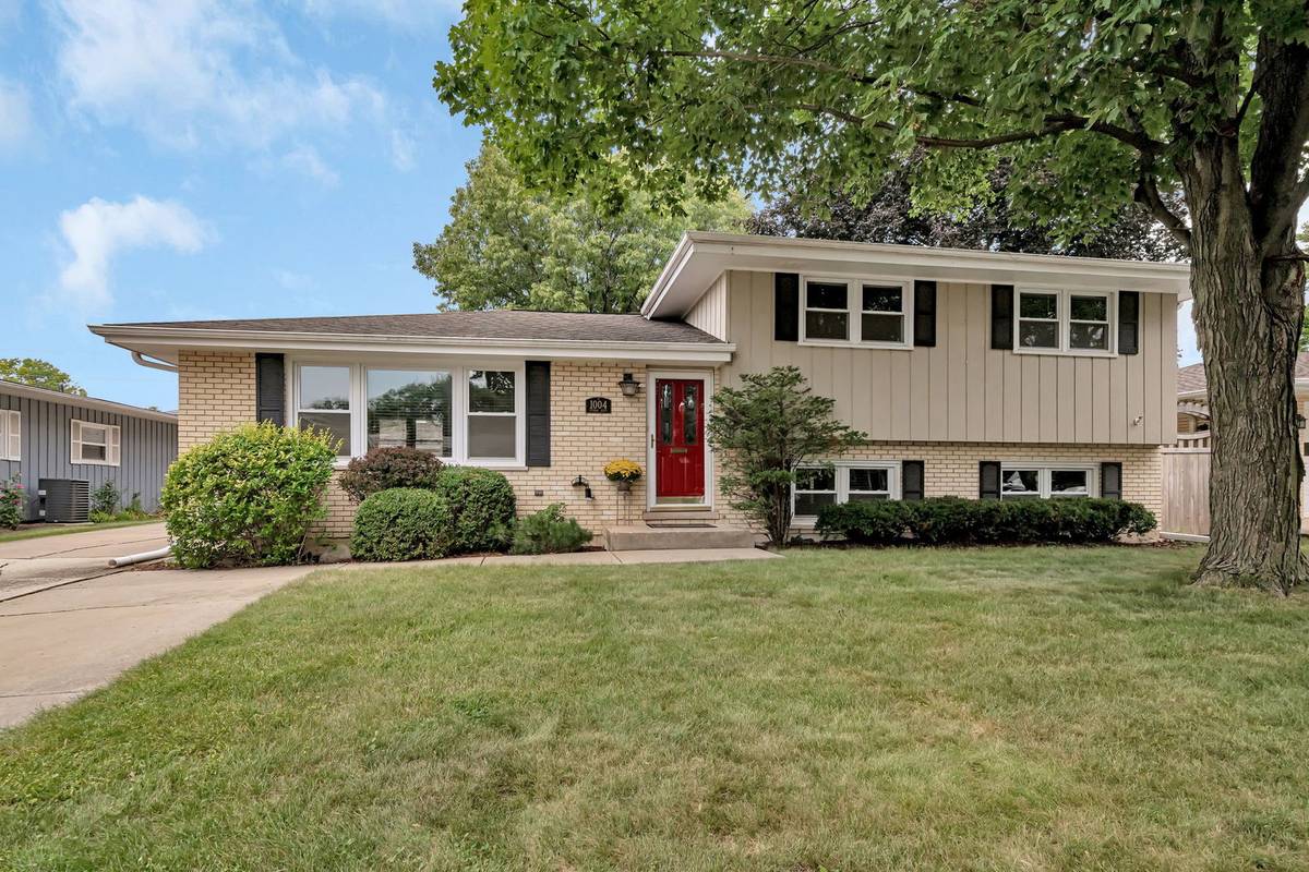 Lockport, IL 60441,1004 Putnam DR