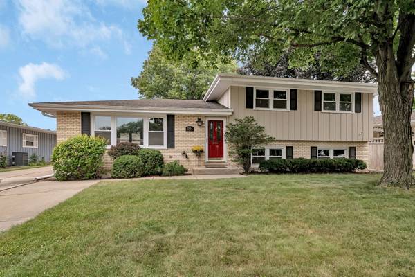 1004 Putnam DR, Lockport, IL 60441