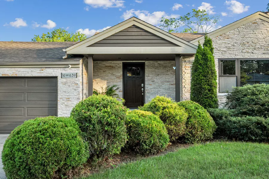 16W639 Red Oak AVE, Bensenville, IL 60106
